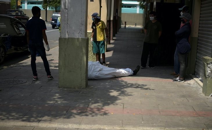 Emergencia en Guayaquil por el coronavirus: los cuerpos se acumulan en las calles