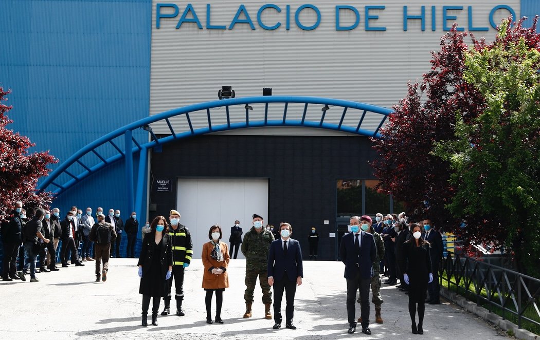 Cierra la morgue del Palacio de Hielo de Madrid ante la bajada de muertes por coronavirus