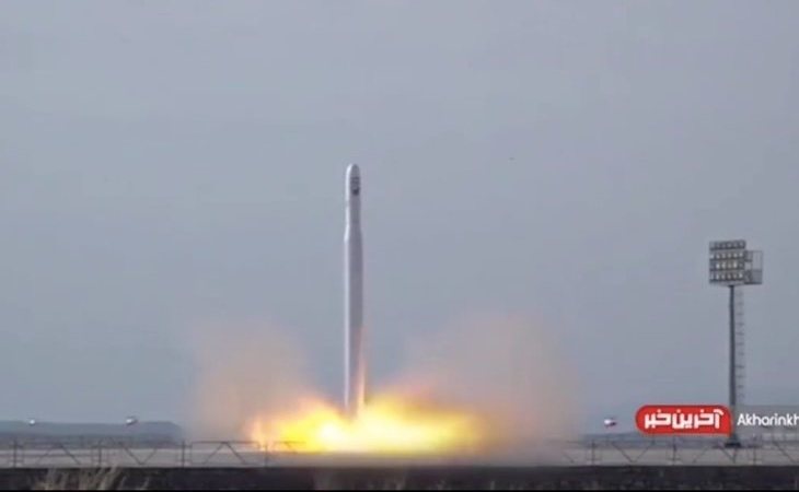 Irán lanza su primer satélite militar en una escalada de tensiones con EEUU durante la pandemia