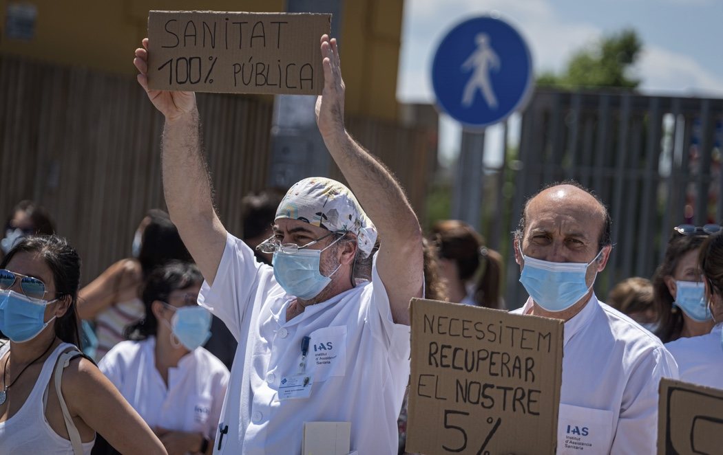 Los médicos se movilizan para salvar a la sanidad pública de los recortes que se avecinan