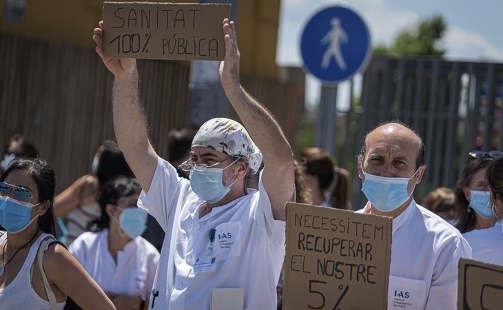 Los médicos se movilizan para salvar a la sanidad pública de los recortes que se avecinan