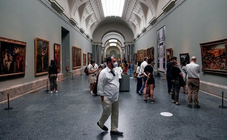 El Museo del Prado se llena nuevamente de visitantes en su primer día de reapertura