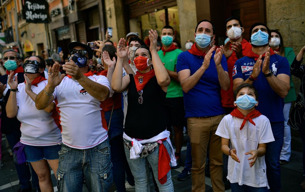 Más de un millar de personas se concentran en Pamplona para exigir la vuelta de espectáculos taurinos