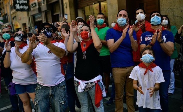 Más de un millar de personas se concentran en Pamplona para exigir la vuelta de espectáculos taurinos