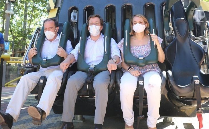 Almeida, de visita en el Zoo, Parque de Atracciones y Teleférico con mascarilla