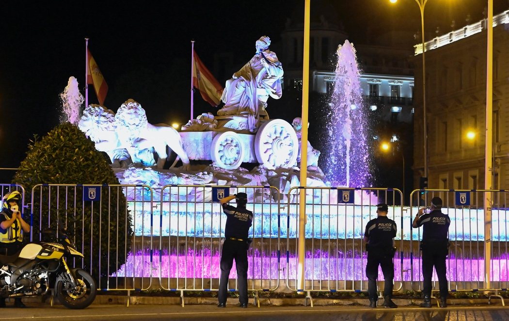 Los aficionados del Madrid respetan las órdenes y no acuden a Cibeles