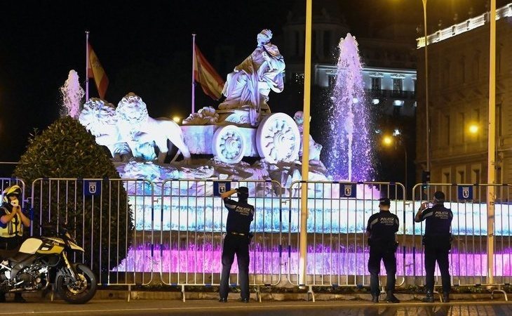 Los aficionados del Madrid respetan las órdenes y no acuden a Cibeles