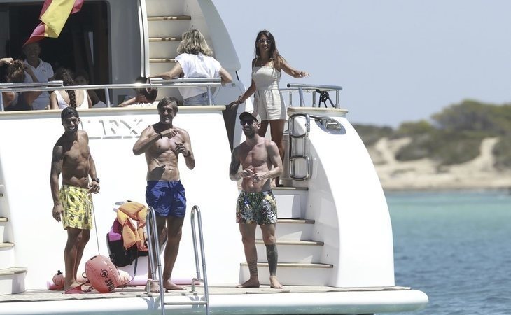 Messi y Luis Suárez, de marcha en Ibiza tras saltarse las recomendaciones y abandonar Barcelona