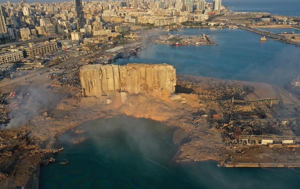 Beirut, completamente devastada mientras las autoridades buscan supervivientes