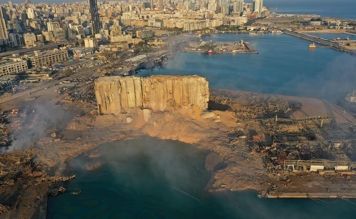 Beirut, completamente devastada mientras las autoridades buscan supervivientes