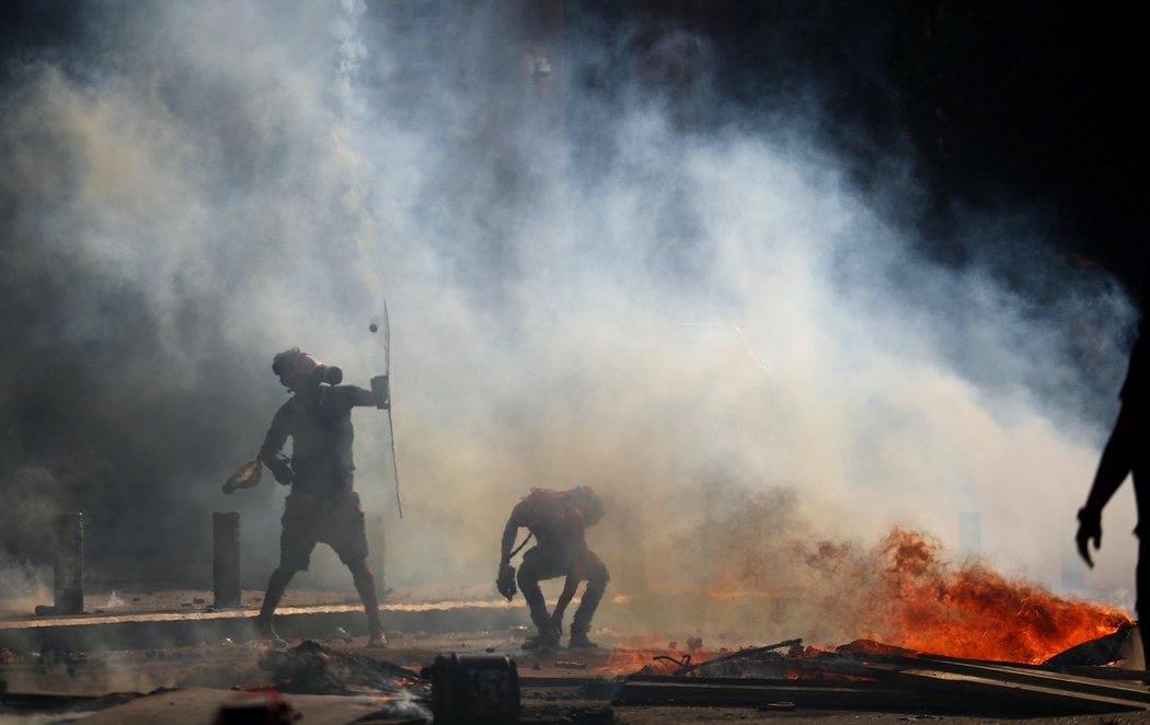 Beirut, epicentro de violentas protestas: hay un fallecido y siguen los asaltos a sedes del Gobierno