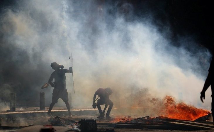 Beirut, epicentro de violentas protestas: hay un fallecido y siguen los asaltos a sedes del Gobierno