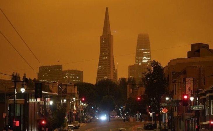 California amanece con el cielo completamente naranja a causa de los incendios que arrasan el oeste de EEUU