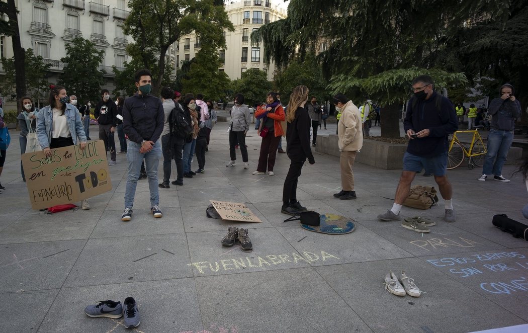 Gran manifestación contra la emergencia climática en Madrid con guiño a quienes no han acudido por los confinamientos