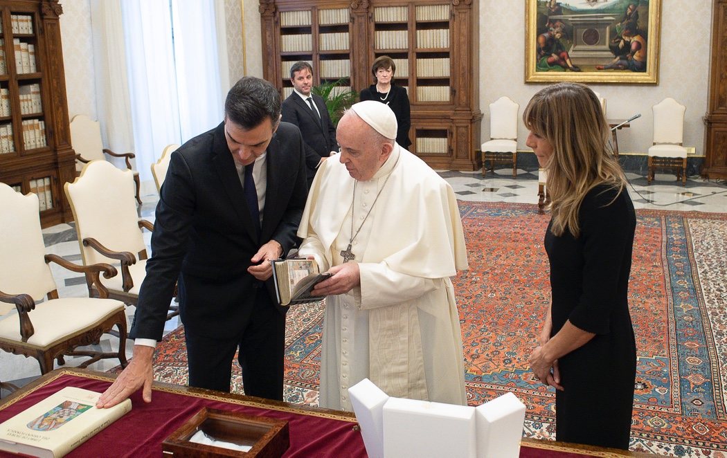 El Papa Francisco recibe a Pedro Sánchez y destaca ante él: "La política no es cuestión de maniobras"