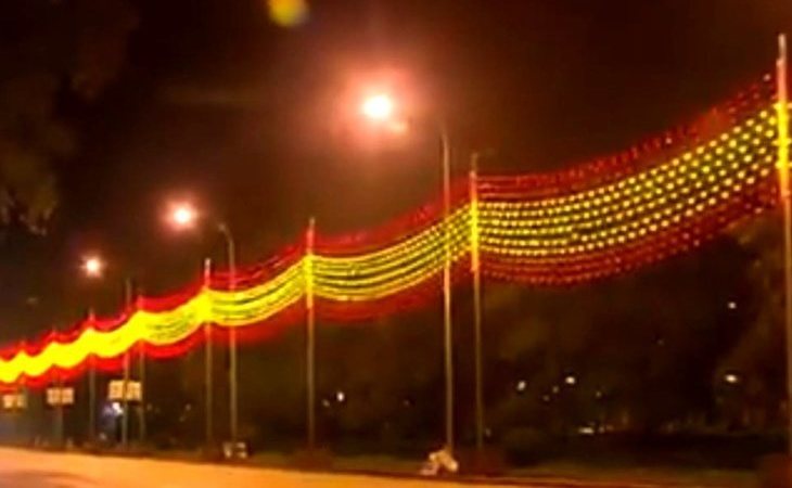 Bandera gigante de España con luces LED de Neptuno a Colón: la iluminación navideña de Madrid
