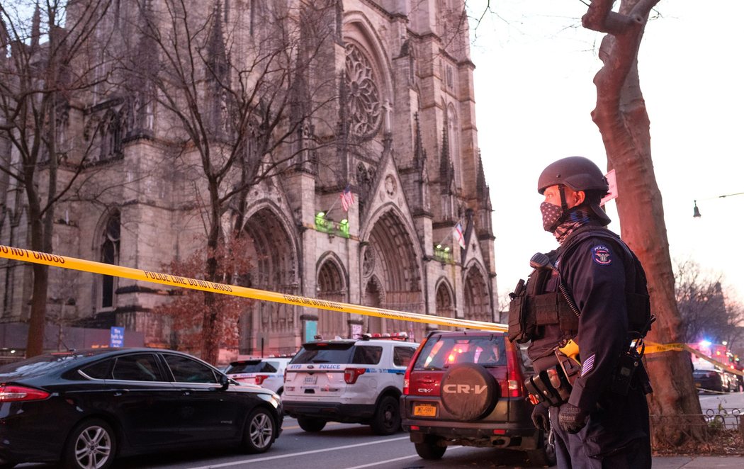 Tiroteo en un concierto de Navidad en la catedral de San Juan de Nueva York