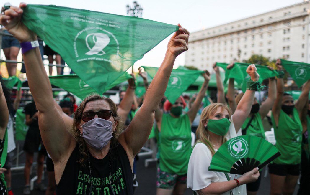 Argentina legaliza el aborto hasta las 14 semanas del embarazo