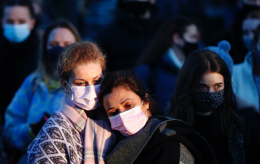 Cientos de mujeres desafían en Londres la prohibición de la policía y se concentran en memoria de Sarah Everard