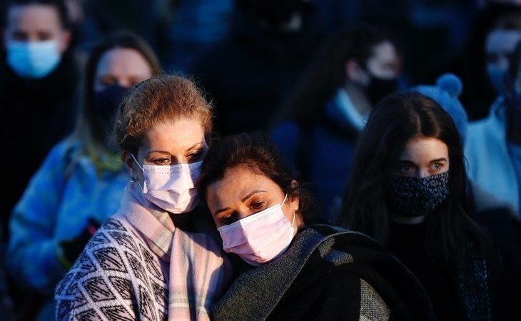 Cientos de mujeres desafían en Londres la prohibición de la policía y se concentran en memoria de Sarah Everard