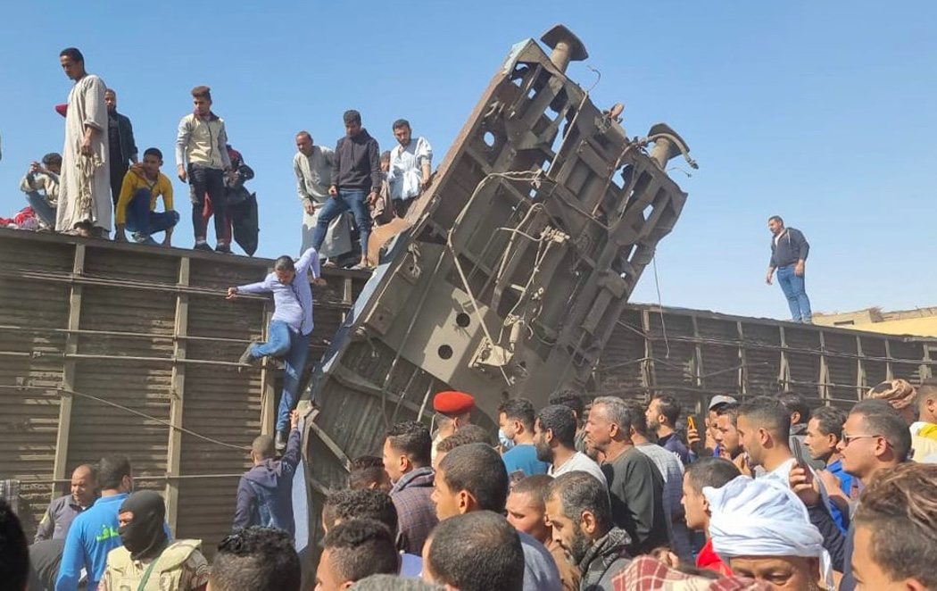 Más de una treintena de muertos y 60 heridos en un choque de trenes en Egipto