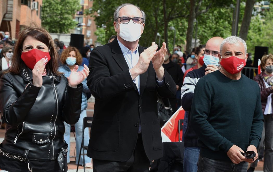 Jorge Javier Vázquez acompaña y apoya a Gabilondo en un mitin del PSOE en Vallecas