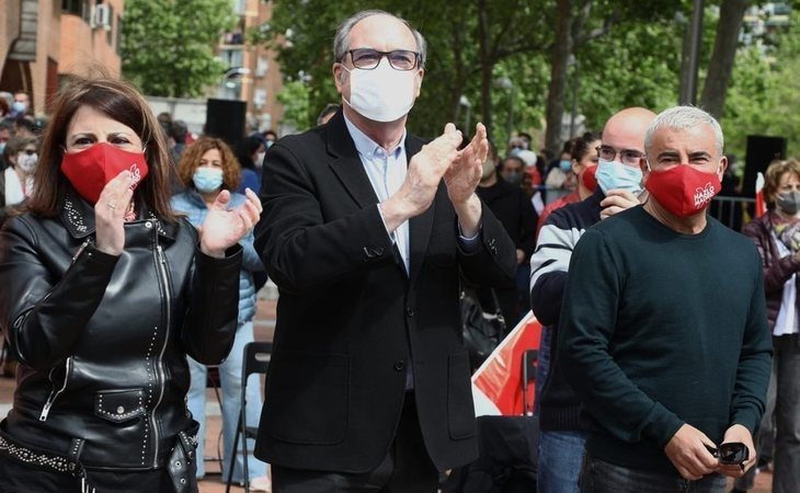 Jorge Javier Vázquez acompaña y apoya a Gabilondo en un mitin del PSOE en Vallecas