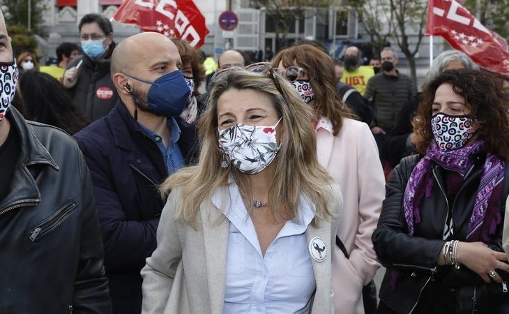 Yolanda Díaz, primera ministra de Trabajo en ejercicio de funciones que acude con los sindicatos al 1 de mayo