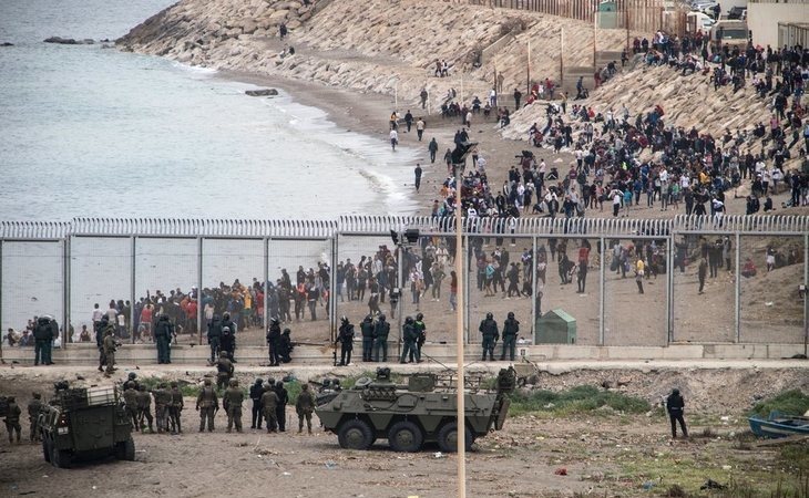 El Ejército actúa en Ceuta ante la crisis migratoria