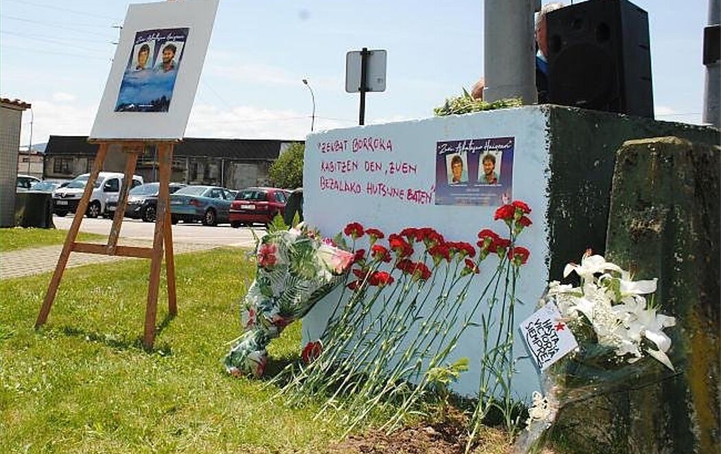 Homenajean a los miembros de ETA que atentaron contra el cuartel de la Guardia Civil en Vic con 10 muertos