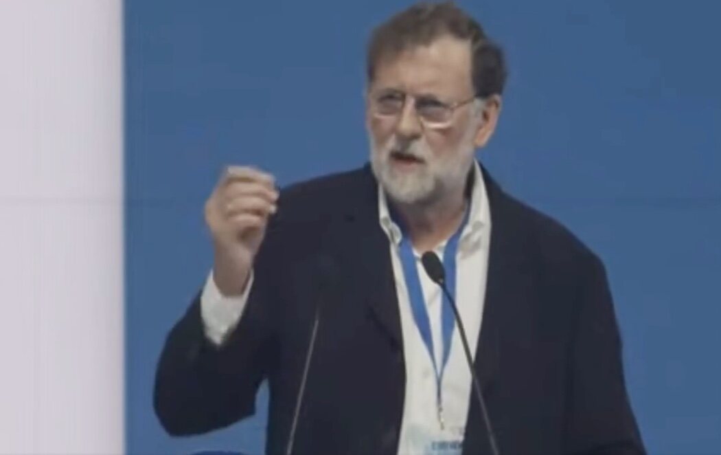 Rajoy carga contra el Gobierno en el Congreso del PP gallego: "Hay demasiada patada al diccionario: el 'todes', el 'hijes', demasiada patada al diccionario"