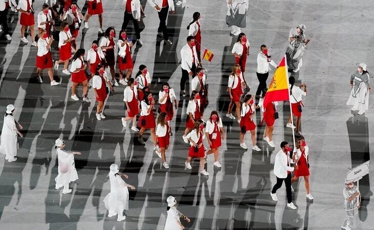 Ceremonia de apertura de los Juegos Olímpicos de Tokio 2020 con  Saúl Craviotto y Mireia Belmonte como abanderados de España