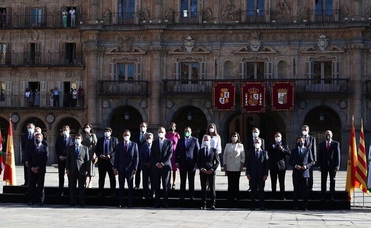 Abuchean a Pedro Sánchez en la Conferencia de Presidentes