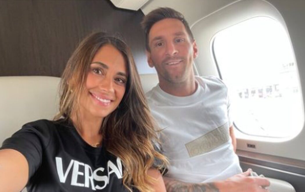 Messi viaja con su esposa y sus hijos tras fichar por el PSG: "Hacia una aventura, juntos los cinco"