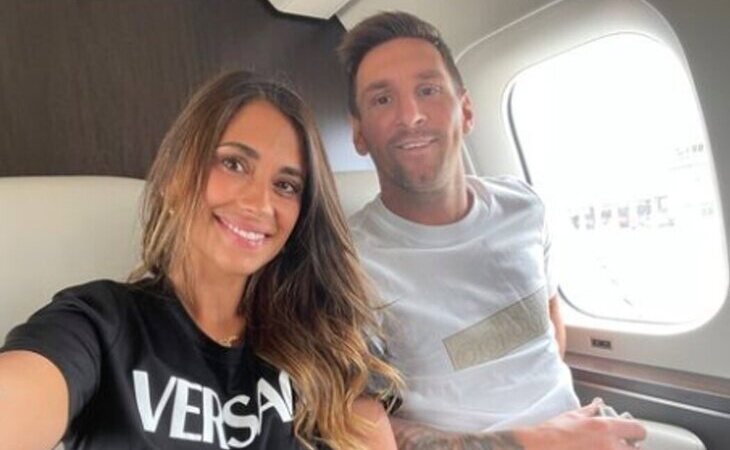 Messi viaja con su esposa y sus hijos tras fichar por el PSG: "Hacia una aventura, juntos los cinco"