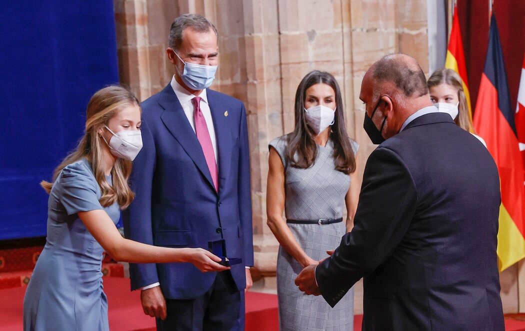 La familia real recibe a los ganadores de los Premios Princesa de Asturias