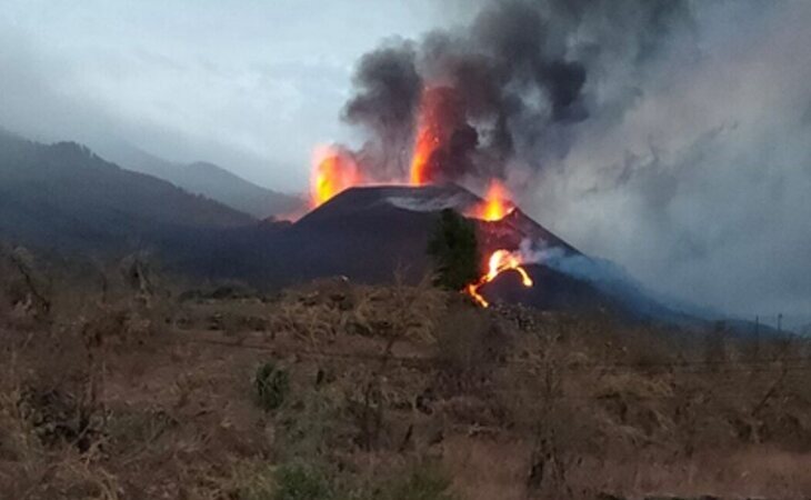 Nueva colada en la zona sur del volcán de La Palma