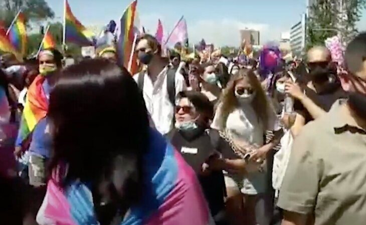 Chile se alza en una masiva manifestación por el matrimonio igualitario