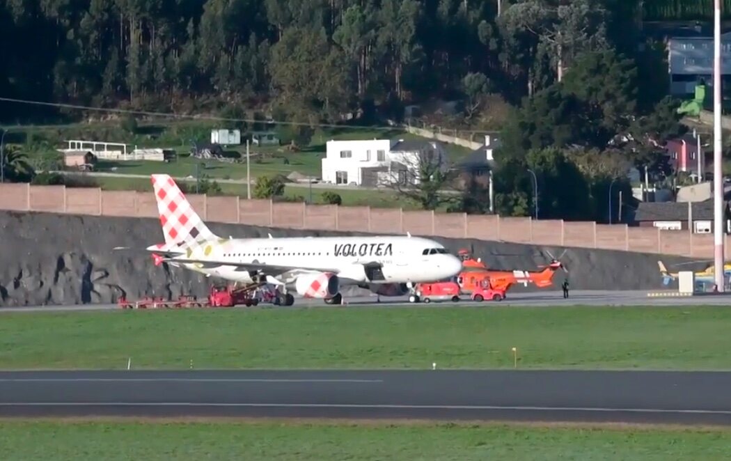 Aterriza de emergencia un avión en La Coruña por una falsa amenaza de bomba
