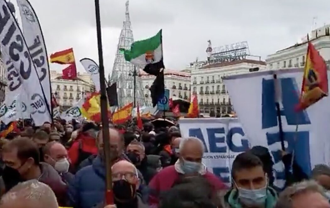 Abascal, Ayuso y Arrimadas se unen en la marcha policial contra el Gobierno