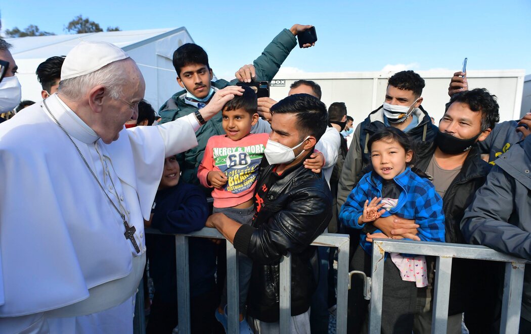 El Papa visita el campo de refugiados de Lesbos durante su visita a Grecia