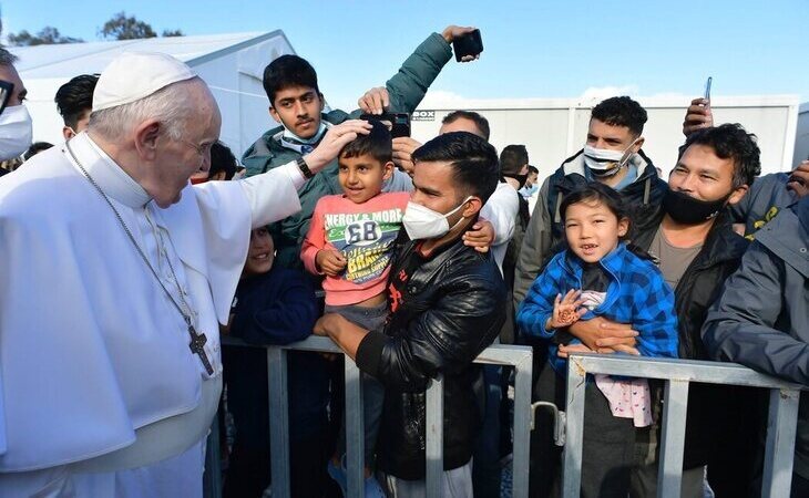 El Papa visita el campo de refugiados de Lesbos durante su visita a Grecia