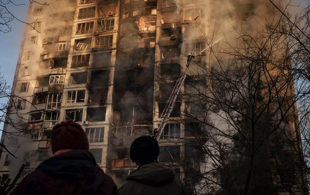 Rusia endurece su ataque para someter a Kiev bombardeando barrios residenciales
