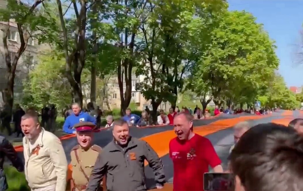 Rusia organiza un desfile en Mariúpol con motivo del Día de la Victoria
