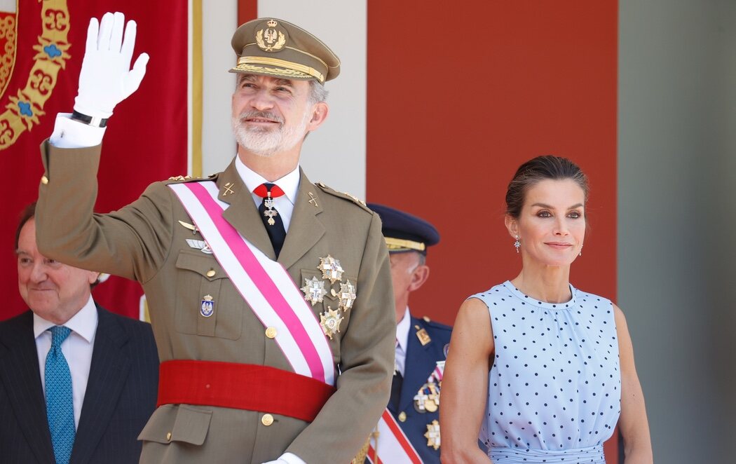 Los reyes presiden en Huesca el desfile del Día de las Fuerzas Armadas