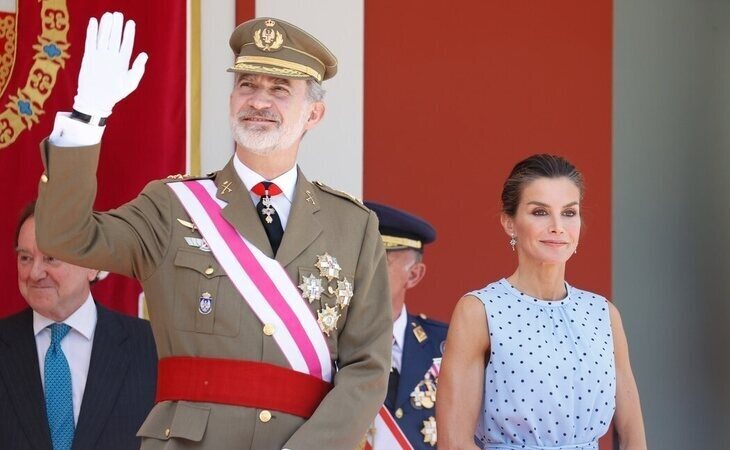 Los reyes presiden en Huesca el desfile del Día de las Fuerzas Armadas