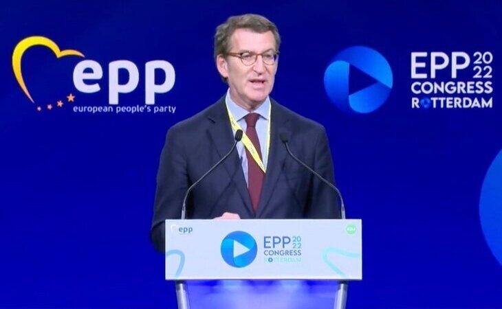 Feijóo se presenta ante el PP europeo y asegura que es "el futuro inmediato de España"