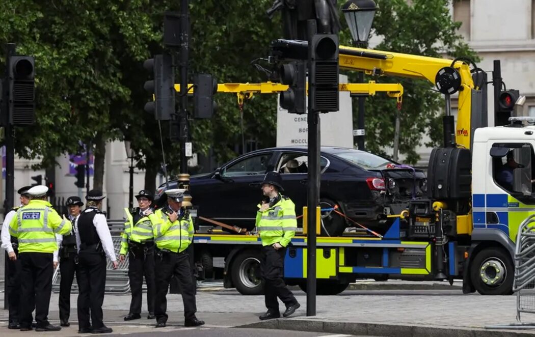 La policía británica evacúa Trafalgar Square por la presencia de un coche sospechoso