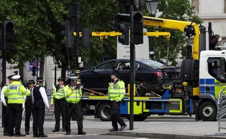 La policía británica evacúa Trafalgar Square por la presencia de un coche sospechoso