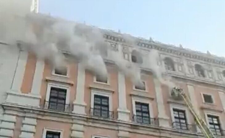 Un incendio afecta al museo y a la biblioteca del Alcázar de Toledo